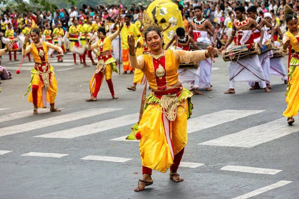 kandy perahera dancing